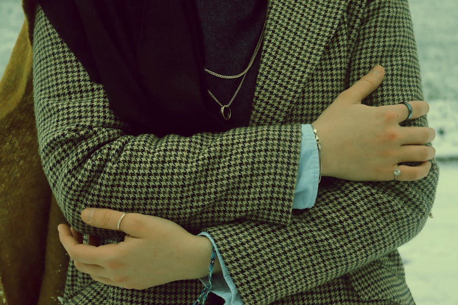 Read more about the article Common Jewelry Layering Techniques Pitfalls and How to Dodge Them